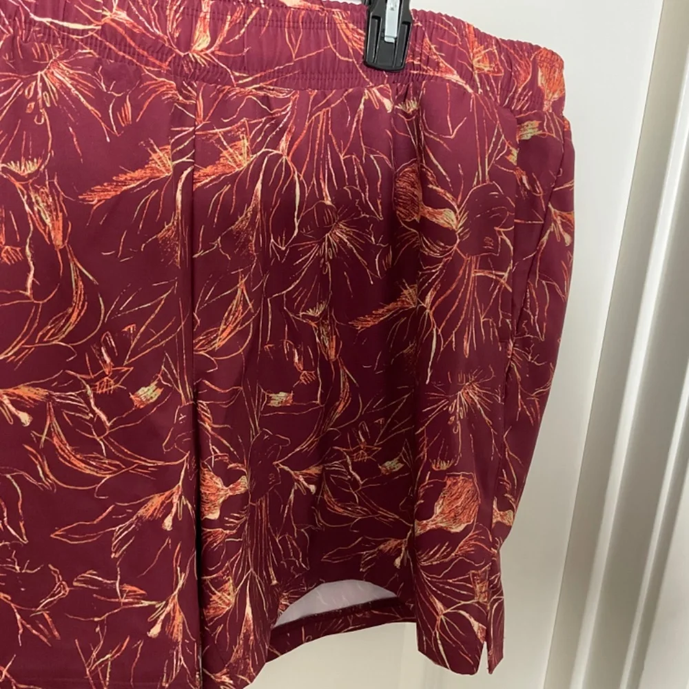 All in Motion Maroon Printed Board Shorts - Men’s Size‎ XL